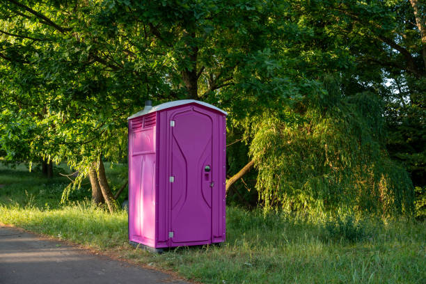 Porta potty delivery and setup in Watergate, FL